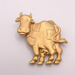 Vintage Jonette Jewelry Signed Brushed/Matte Gold Tone Cow Brooch/Pin J.J 1988